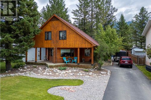 7500 Rivercrest Rd, Radium Hot Springs, BC, V0A1M0 | Card Image