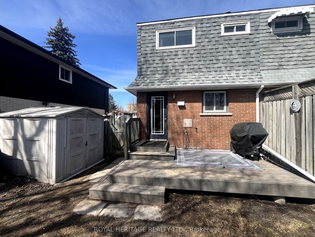 681 Athol St E, House attached with 4 bedrooms, 2 bathrooms and 5 parking in Oshawa ON | Image 32