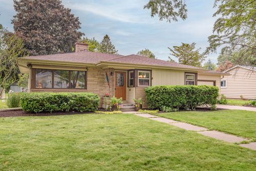 810 N Bel Ayr Dr, Waukesha, WI, 53188-2904 | Card Image