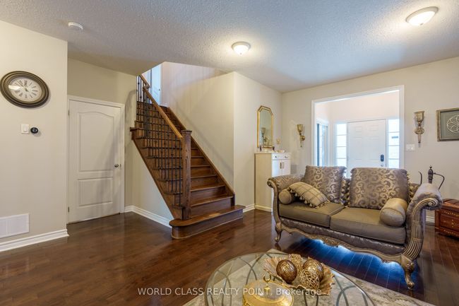 19 Partner Dr, House other with 4 bedrooms, 3 bathrooms and 2 parking in Courtice ON | Image 4