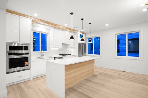 2-3881 Hurst St, Burnaby, BC, V5J1M4 | Card Image