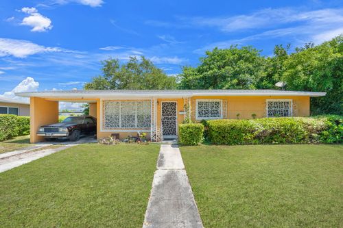 1261 Nw 172nd St, Miami Gardens, FL, 33169-5216 | Card Image