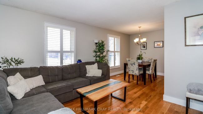 51 Christie Cres, House other with 4 bedrooms, 2 bathrooms and 4 parking in Barrie ON | Image 10