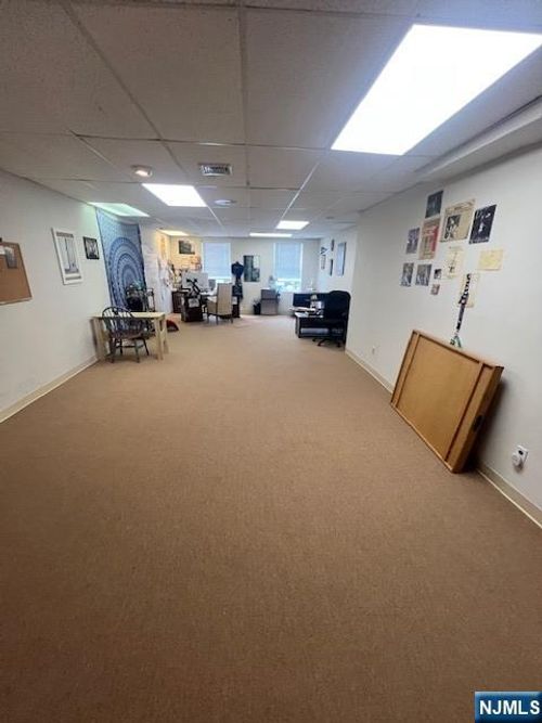 10 Jay St, Tenafly, NJ, 07670-2143 | Card Image