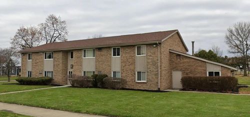 295 W Bucyrus St, Crestline, OH, 44827-1866 | Card Image