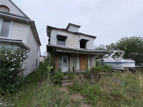 825 Stebbins St, Toledo, OH, 43609-3229 | Card Image