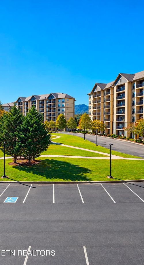 unit-5406-124 Plaza Dr, Pigeon Forge, TN, 37863-4997 | Card Image