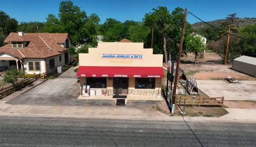 105 N 11th St, Junction, TX, 76849-4636 | Card Image