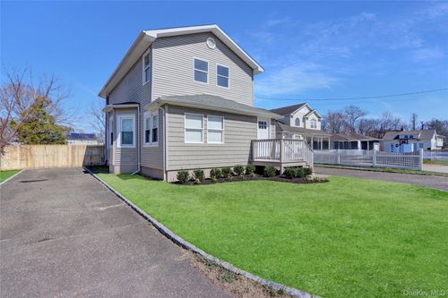 83 Fairview Ave, Islip Terrace, NY, 11752-2808 | Card Image