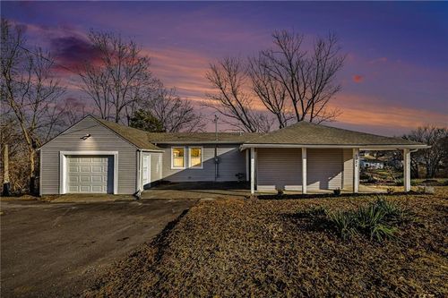 6221 N Wheeling Ave, Kansas City, MO, 64119-1749 | Card Image