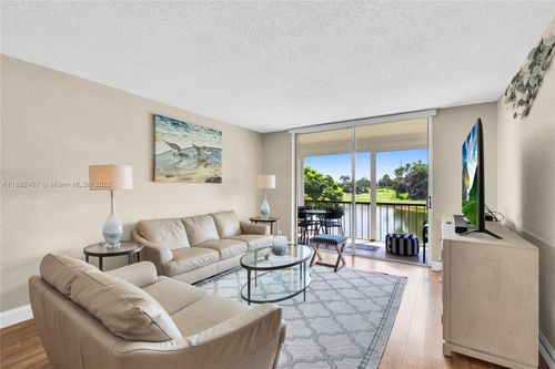 apt-203-9320 S Hollybrook Lake Dr, Pembroke Pines, FL, 33025-1604 | Card Image