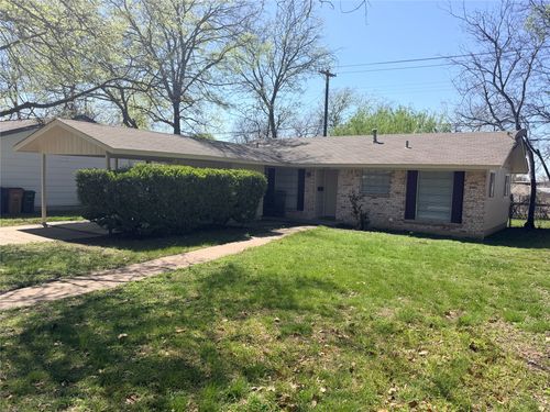 8520 Woodstone Dr, Austin, TX, 78757-7117 | Card Image