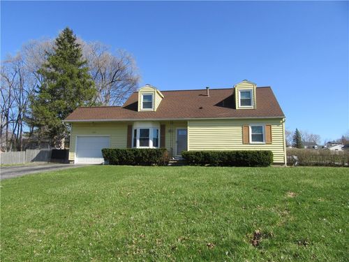 212 Vollmer Pkwy, Rochester, NY, 14623-5220 | Card Image