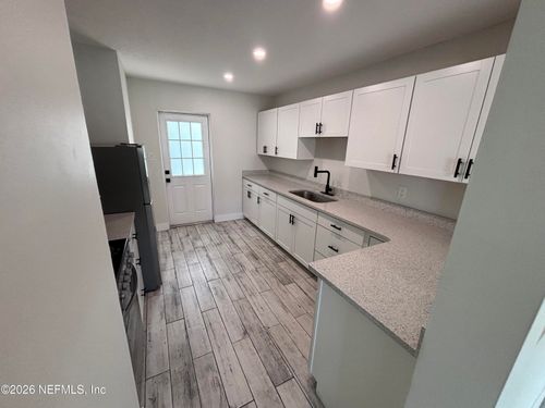 125 Cedar Ave, COCOA BEACH, FL, 32931-2885 | Card Image