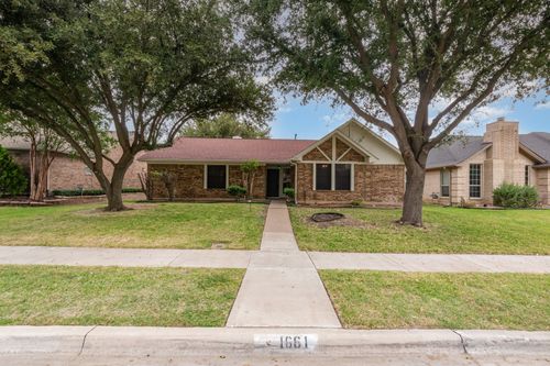 1661 Crosshaven Dr, Lewisville, TX, 75077-2422 | Card Image