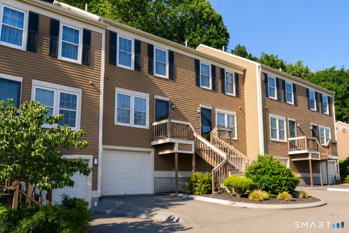 102-102 Foxbridge Village Rd, Branford, CT, 06405-2203 | Card Image