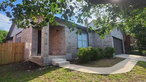 8206 Talkenhorn, Converse, TX, 78109-3249 | Card Image