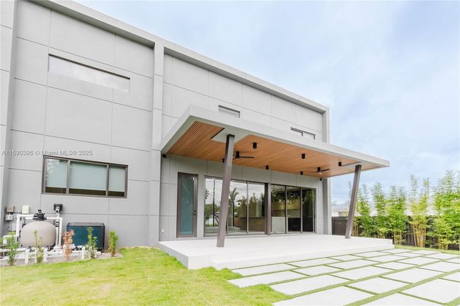 549 East Dr, House other with 4 bedrooms, 4 bathrooms and null parking in Miami Springs FL | Image 57