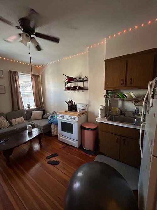 apt-2-39 Cooper St, Boston, MA, 02113-1672 | Card Image
