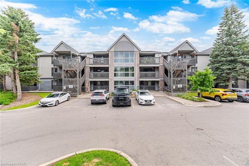 207-2020 Cleaver Ave, Burlington, ON, L7M4C2 | Card Image