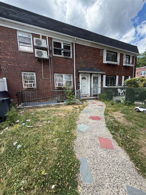 7012 141st St, Flushing, NY, 11367-1931 | Card Image