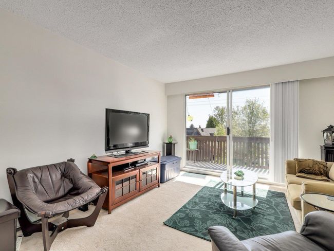 204 - 910 Fifth Avenue, Condo with 2 bedrooms, 1 bathrooms and 1 parking in New Westminster BC | Image 5