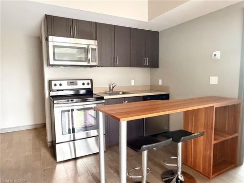302-321 Spruce Street, Waterloo, ON, N2L3M6 | Card Image