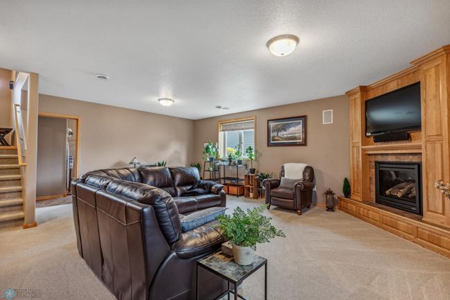 Family Room | Image 25
