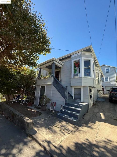 37 Nicholl Ave, Richmond, CA, 94801-3918 | Card Image