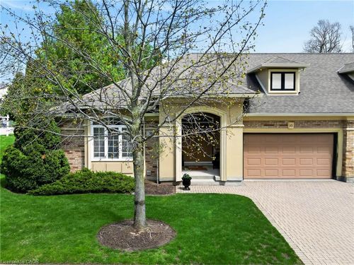16-42 Concord St, Fonthill, ON, L3E0R8 | Card Image