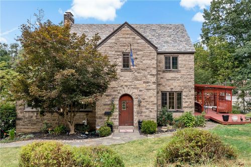 156 Woodland Dr, Pleasant Hills, PA, 15236-4142 | Card Image