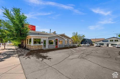3364 S 2300 E, Salt Lake City, UT, 84109-3076 | Card Image