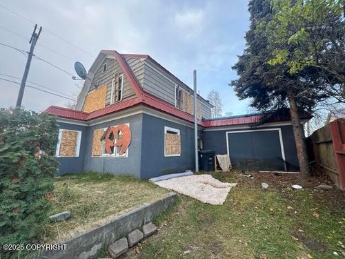 1118 Ingra St, Anchorage, AK, 99501-4638 | Card Image