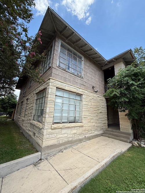 apt-a-2055 W Summit Ave, San Antonio, TX, 78201-5087 | Card Image