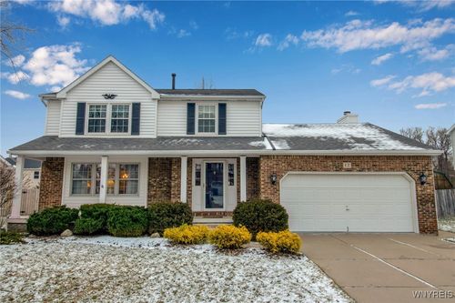 17 Camelot Dr, West Seneca, NY, 14224-4351 | Card Image