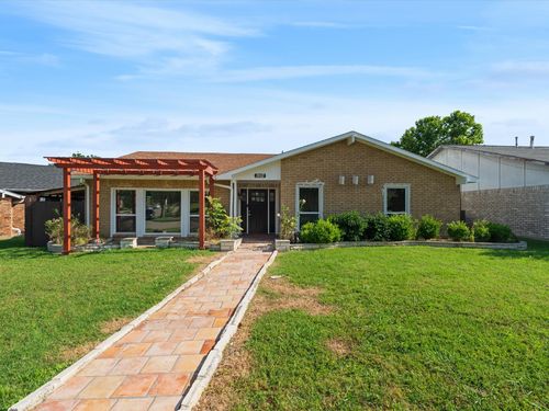 1952 Rambling Ridge Ln, Carrollton, TX, 75007-3154 | Card Image
