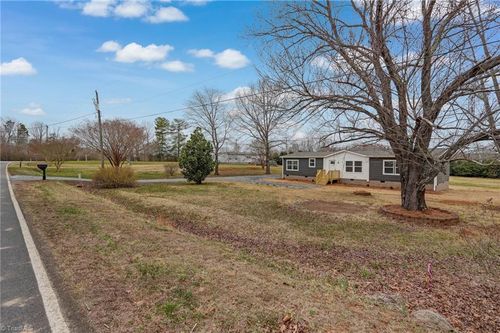 135 Hilton Rd, Stokesdale, NC, 27357-8111 | Card Image