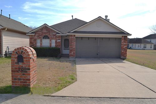 121 Golfview Dr, Montgomery, TX, 77356-8805 | Card Image