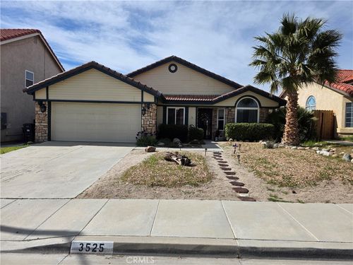 3525 Fernwood St, Rosamond, CA, 93560-6620 | Card Image
