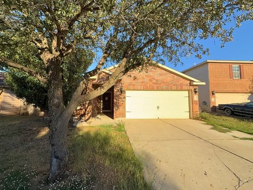 10009 Iron Ridge Dr, Fort Worth, TX, 76140-7526 | Card Image