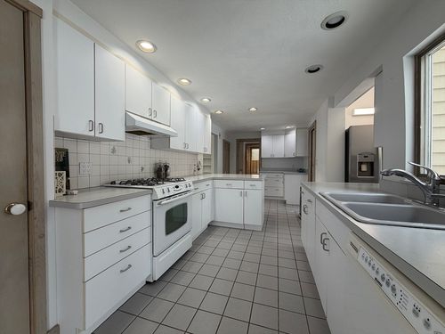 2-12 Community Way, Foxboro, MA, 02035-5227 | Card Image