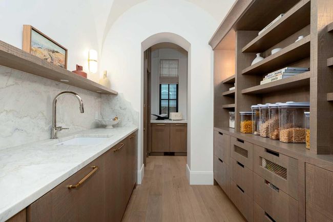 6918 Legare Dr Sw, House other with 4 bedrooms, 7 bathrooms and 3 parking in Calgary AB | Image 10