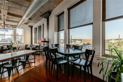 apt-1001-1002-2107 Grand Blvd, Kansas City, MO, 64108-1880 | Card Image