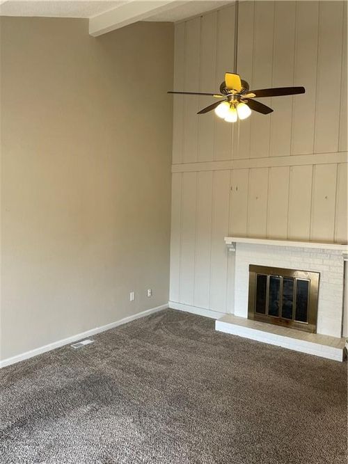 674 Nw Valleybrook Rd, Blue Springs, MO, 64014-2838 | Card Image