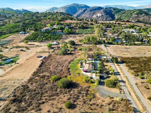 9383 85 W Lilac Road, Escondido, CA, 92026 | Card Image