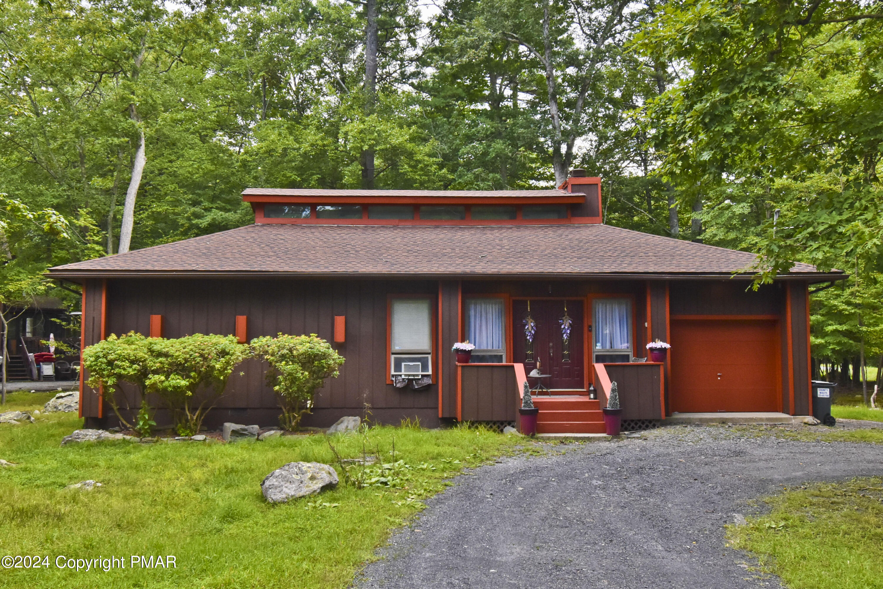 Somerset Dr, East Stroudsburg, PA 18301