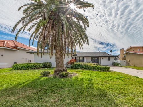 110 17th St, BELLEAIR BEACH, FL, 33786-3312 | Card Image