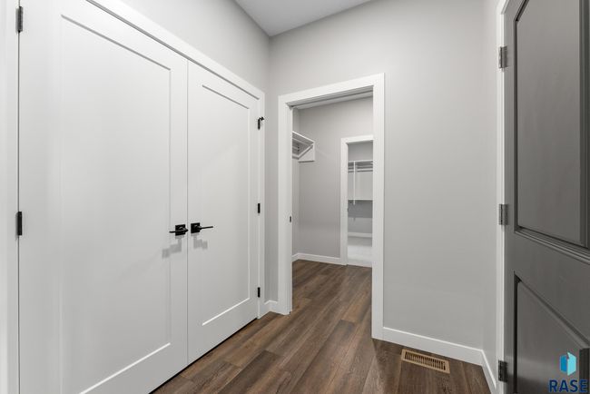 513 N Wildcat Dr, Townhouse with 3 bedrooms, 3 bathrooms and null parking in Sioux Falls SD | Image 9