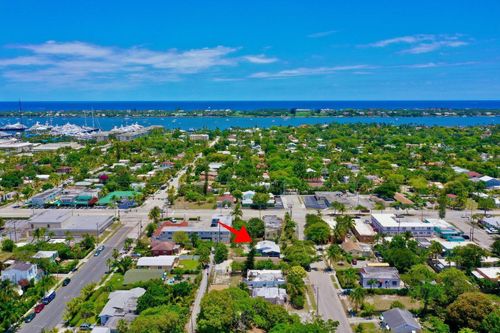 611 35th St, West Palm Beach, FL, 33407-4833 | Card Image