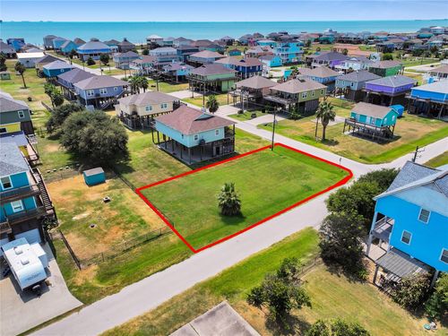882 Gulfview Dr, Crystal Beach, TX, 77650 | Card Image
